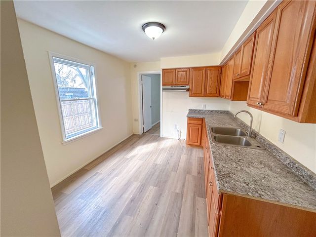 42 Villa Street, Rochester, NY 14606