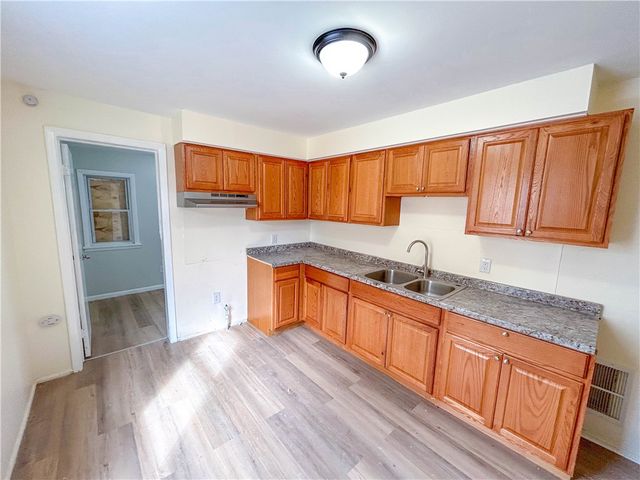 42 Villa Street, Rochester, NY 14606