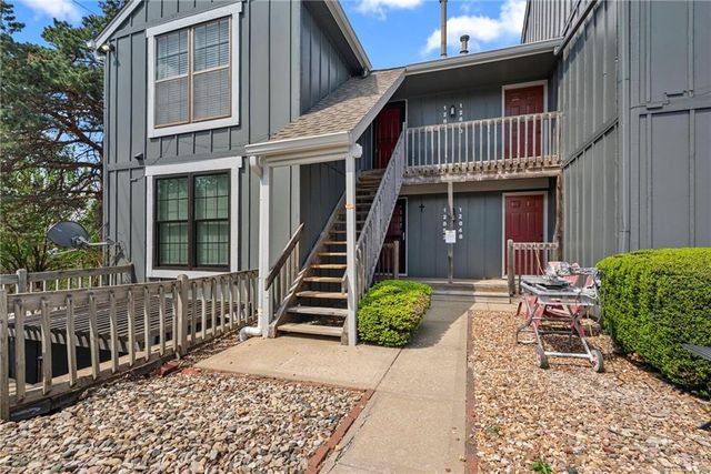 12854 W 110th Terrace, Overland Park, KS 66210