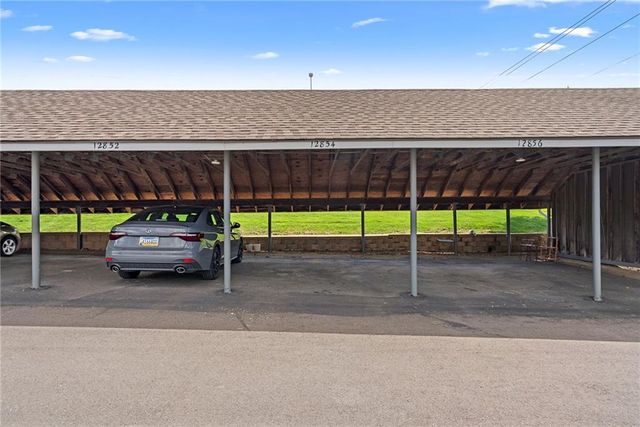 12854 W 110th Terrace, Overland Park, KS 66210