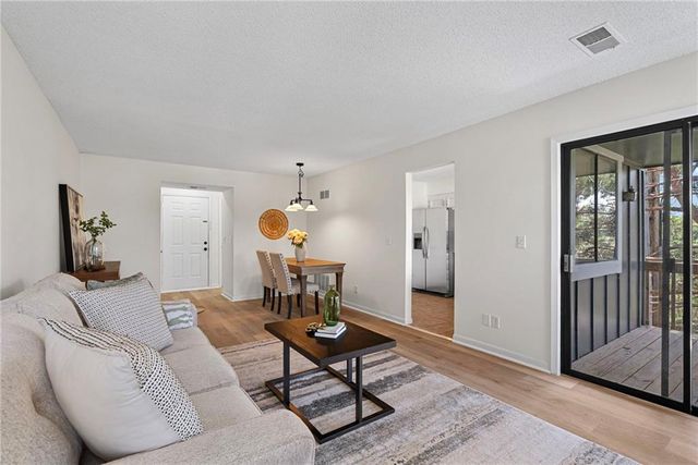 12854 W 110th Terrace, Overland Park, KS 66210