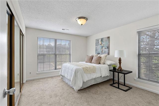 12854 W 110th Terrace, Overland Park, KS 66210