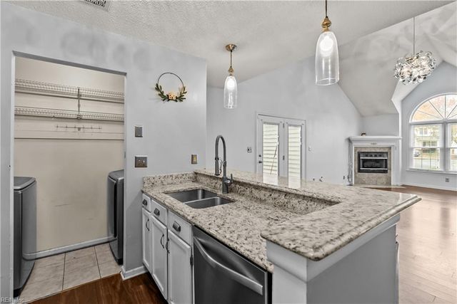 1313 Quail Creek Holw Apt B, Chesapeake, VA 23320