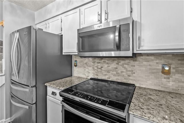 1313 Quail Creek Holw Apt B, Chesapeake, VA 23320