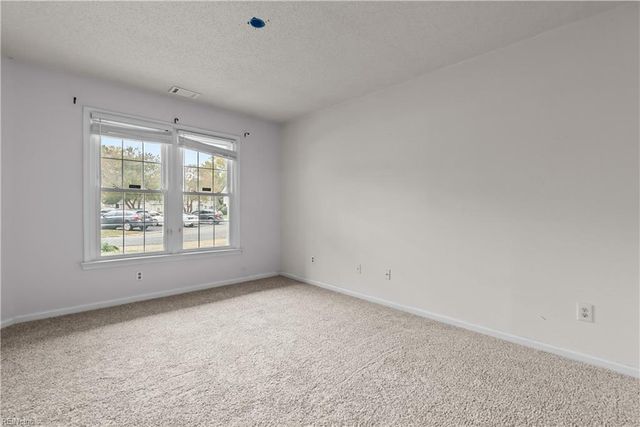 1313 Quail Creek Holw Apt B, Chesapeake, VA 23320