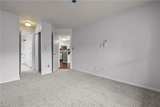 1313 Quail Creek Holw Apt B, Chesapeake, VA 23320