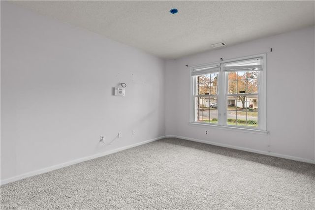 1313 Quail Creek Holw Apt B, Chesapeake, VA 23320