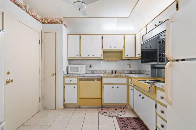 2271 NW 48th Terrace 207, Lauderhill, FL 33313