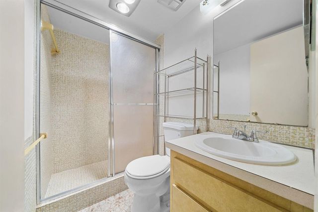 2271 NW 48th Terrace 207, Lauderhill, FL 33313