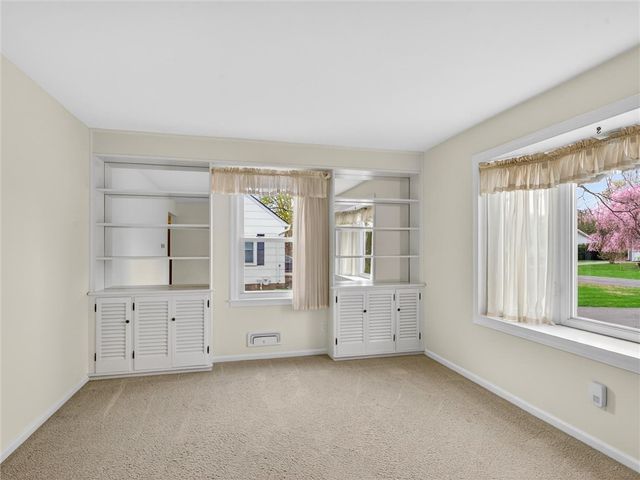 258 Oakdale Drive, Webster, NY 14580