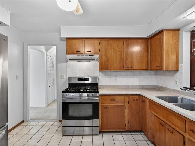 258 Oakdale Drive, Webster, NY 14580