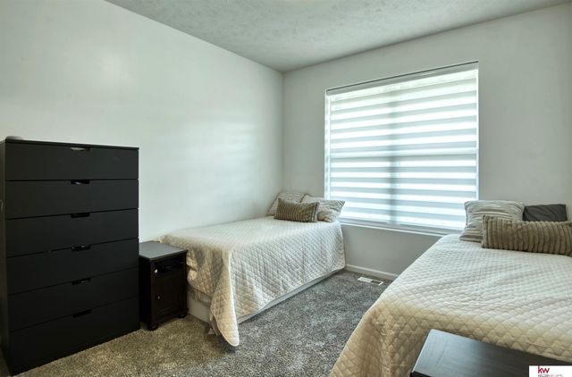 20459 C Street, Omaha, NE 68022