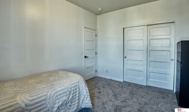 20459 C Street, Omaha, NE 68022