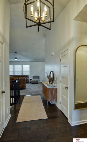 20459 C Street, Omaha, NE 68022