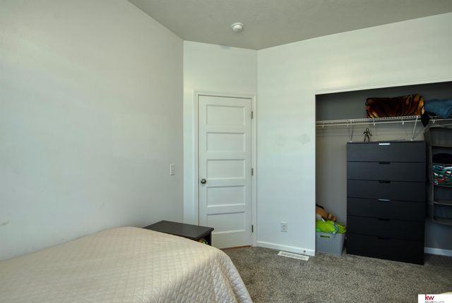 20459 C Street, Omaha, NE 68022