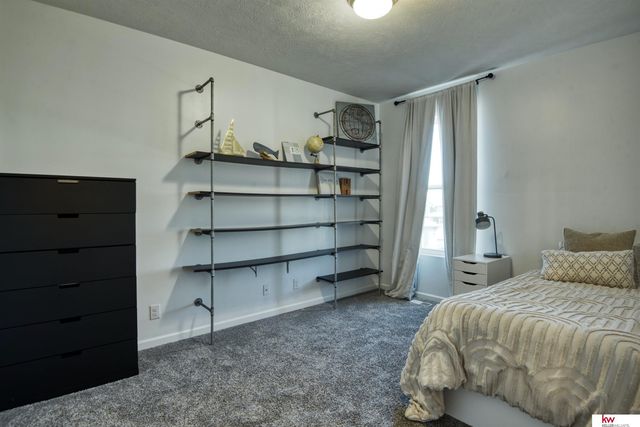 20459 C Street, Omaha, NE 68022