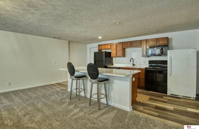 20459 C Street, Omaha, NE 68022