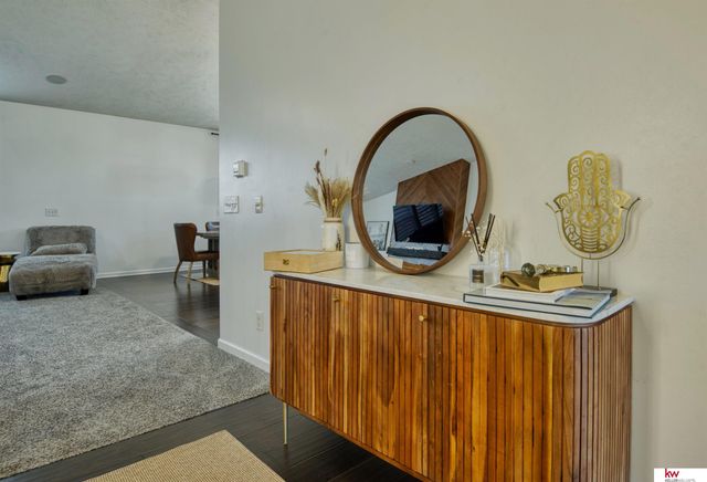 20459 C Street, Omaha, NE 68022