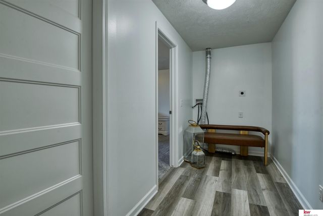 20459 C Street, Omaha, NE 68022