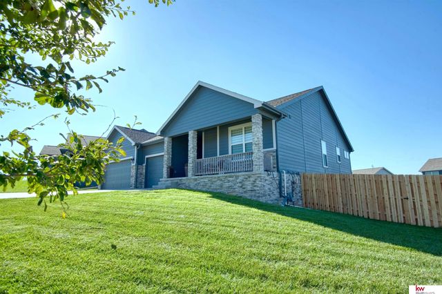 20459 C Street, Omaha, NE 68022