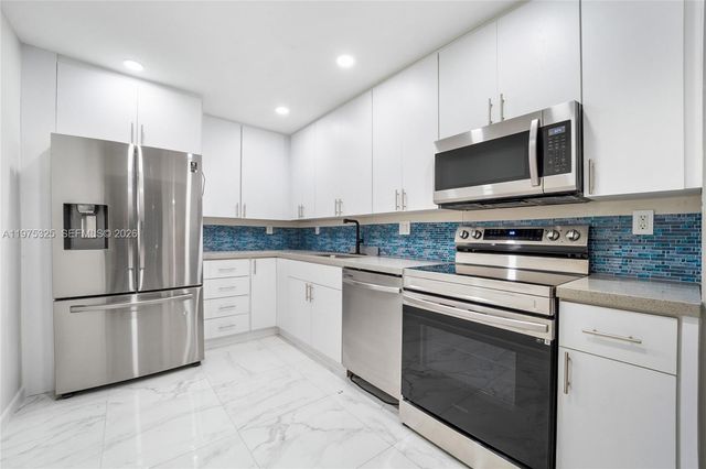 10000 NW 80th Ct 2102-1, Hialeah Gardens, FL 33016