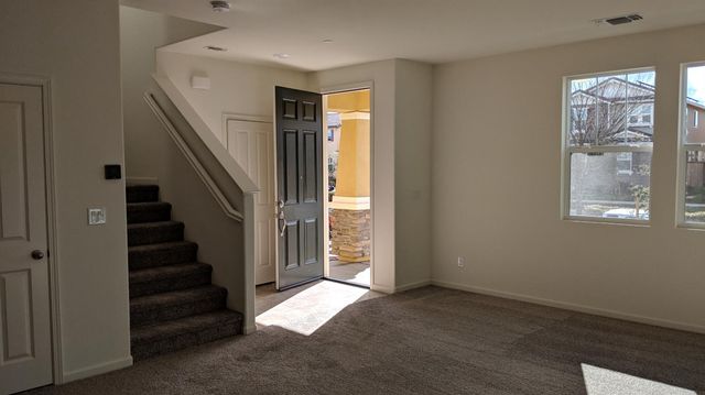 3075 Club Center Dr., Sacramento, CA 95835