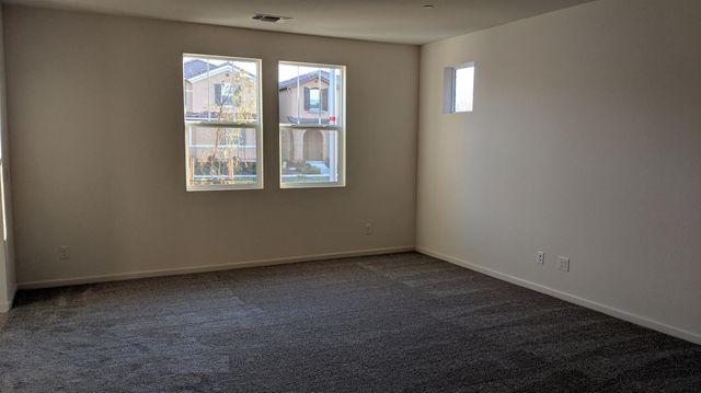 3075 Club Center Dr., Sacramento, CA 95835