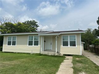 905 Ronald Dr, Corpus Christi, TX 78412