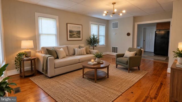 10121 MOORE DR, Manassas, VA 20111