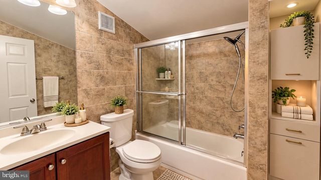10121 MOORE DR, Manassas, VA 20111