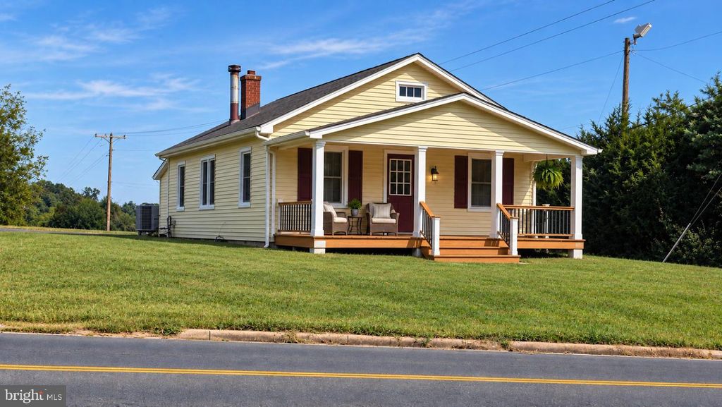 10121 MOORE DR, Manassas, VA 20111