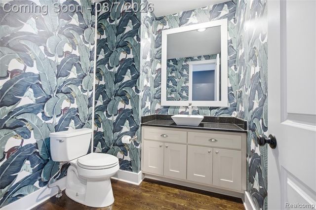 705 E Farnum Avenue, Royal Oak, MI 48067
