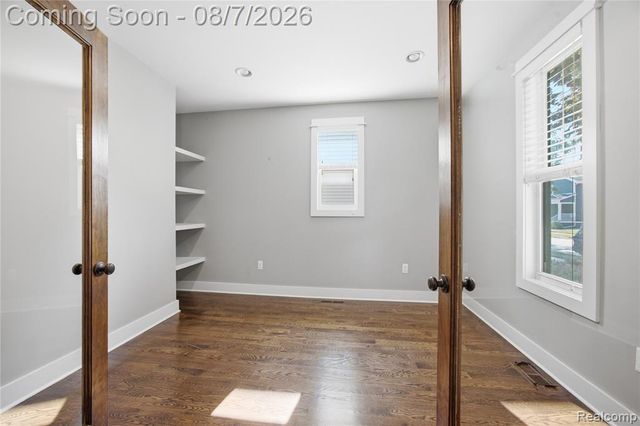 705 E Farnum Avenue, Royal Oak, MI 48067