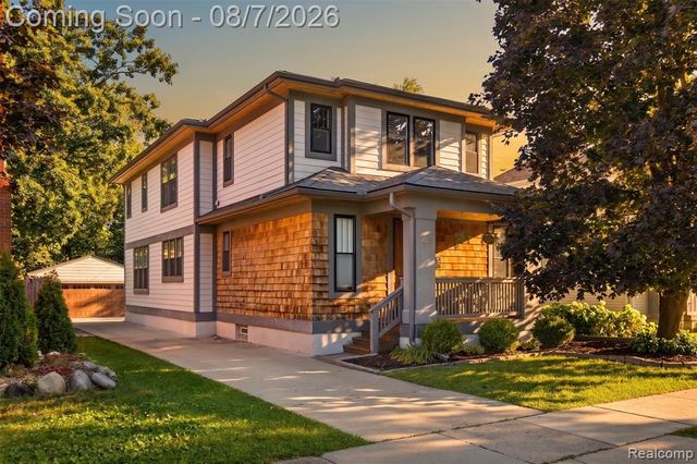 705 E Farnum Avenue, Royal Oak, MI 48067