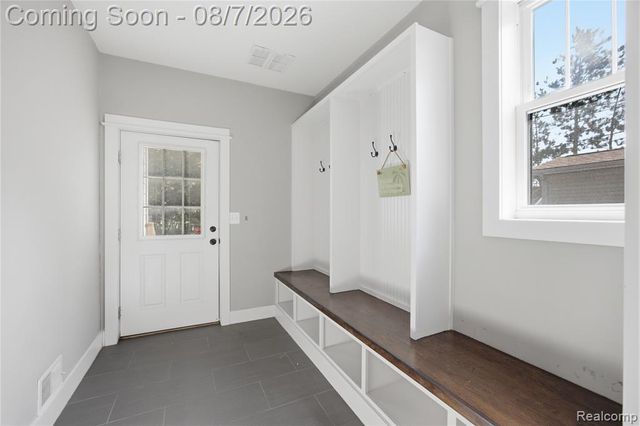 705 E Farnum Avenue, Royal Oak, MI 48067