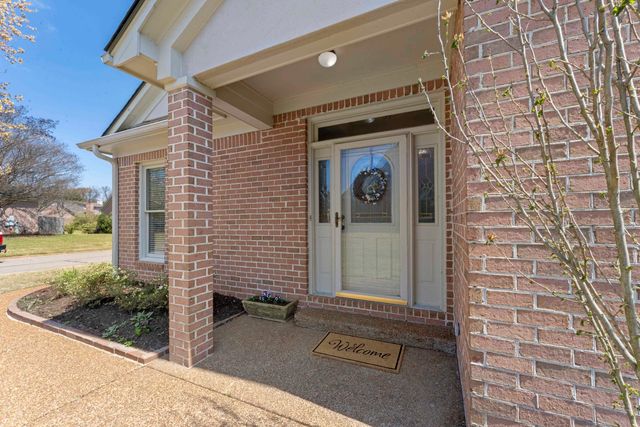 1701 VILLAGE RIDGE PL, Collierville, TN 38017