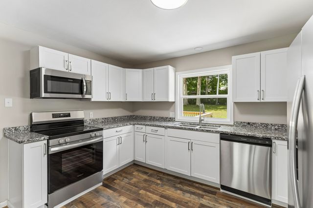 668 Jackson Ave, Lewisburg, TN 37091
