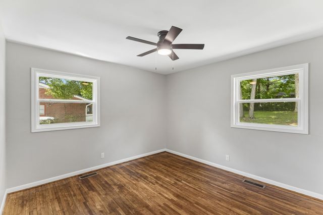 668 Jackson Ave, Lewisburg, TN 37091