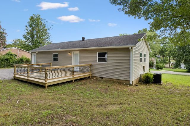 668 Jackson Ave, Lewisburg, TN 37091