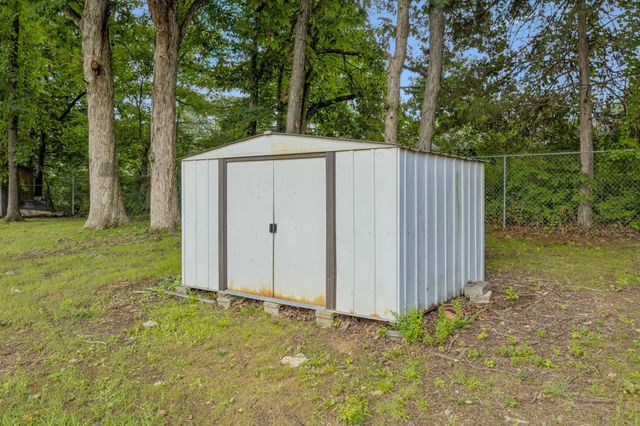 668 Jackson Ave, Lewisburg, TN 37091