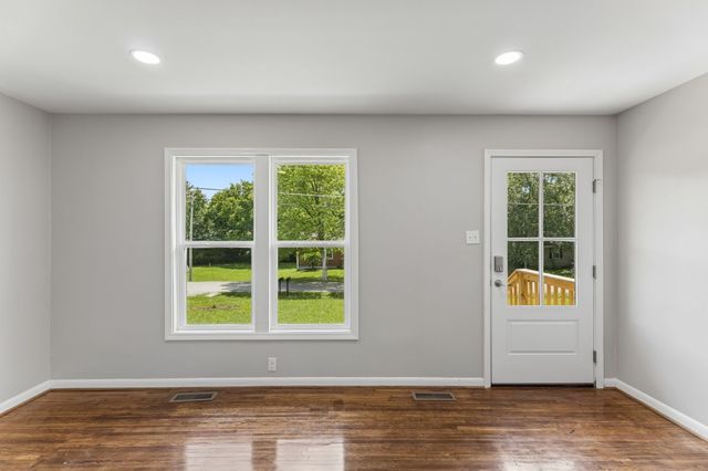 668 Jackson Ave, Lewisburg, TN 37091