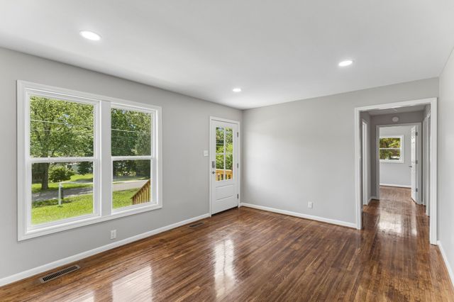 668 Jackson Ave, Lewisburg, TN 37091