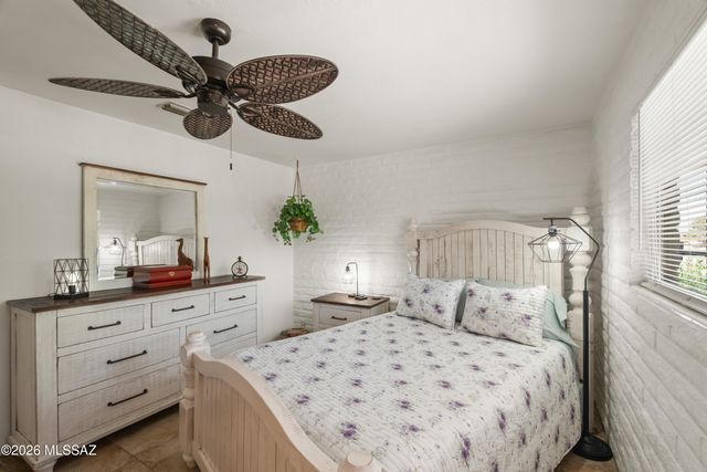 22 E La Espina, Green Valley, AZ 85614