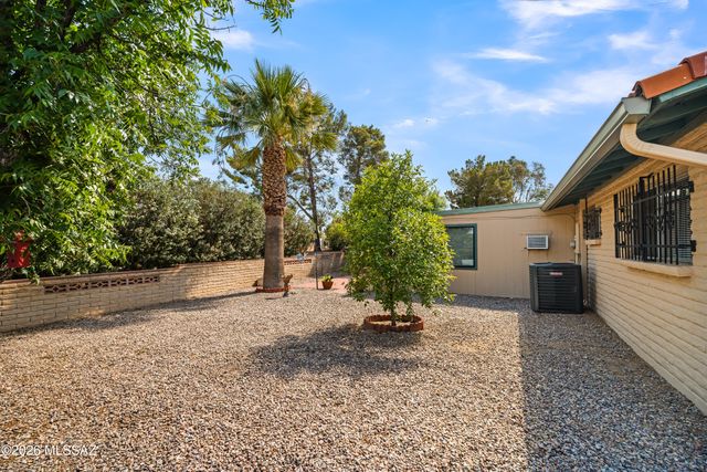 22 E La Espina, Green Valley, AZ 85614