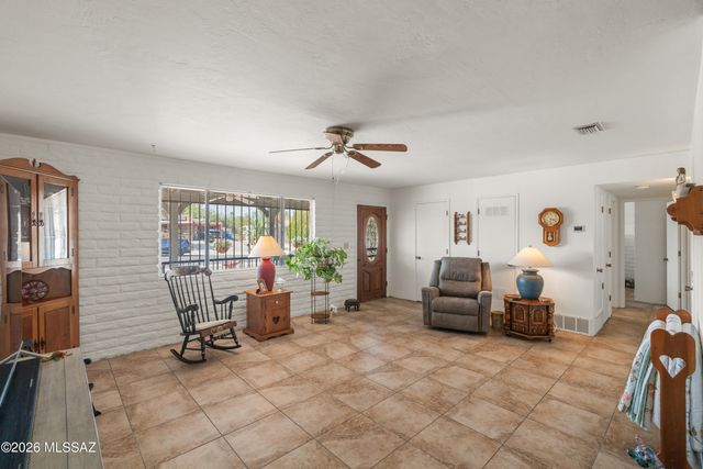 22 E La Espina, Green Valley, AZ 85614