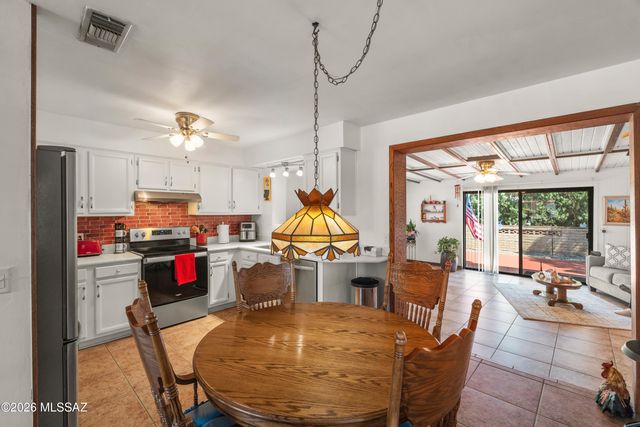 22 E La Espina, Green Valley, AZ 85614