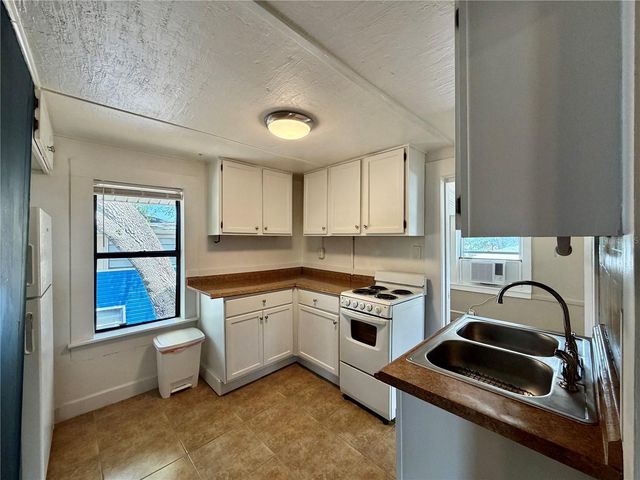 5050 2ND AVENUE N Upper, St Petersburg, FL 33710