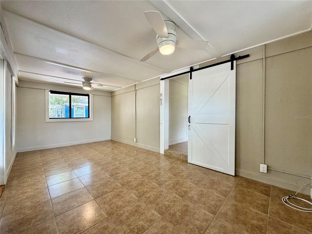 5050 2ND AVENUE N Upper, St Petersburg, FL 33710