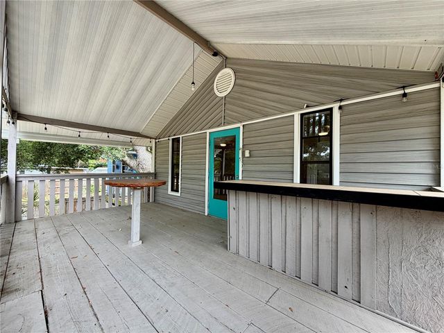 5050 2ND AVENUE N Upper, St Petersburg, FL 33710