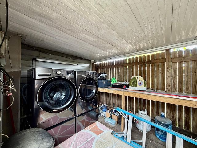 5050 2ND AVENUE N Upper, St Petersburg, FL 33710